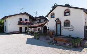 Restaurace A Penzion U Doubků